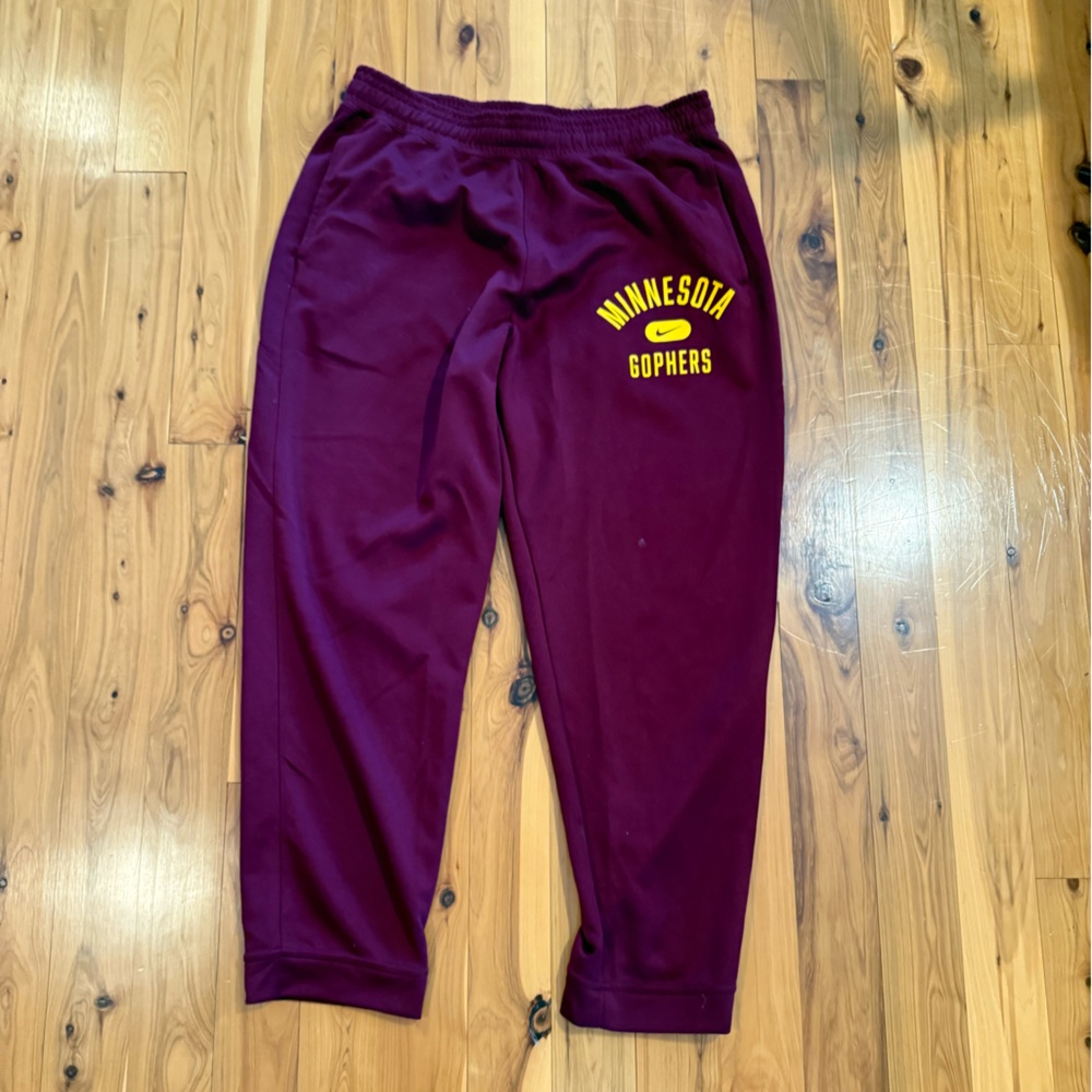 ❤️💛🏀University of Minnesota student athlete game worn Joggers Parker Fox #23